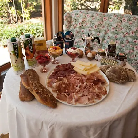 Frühstückspension Garden 2017